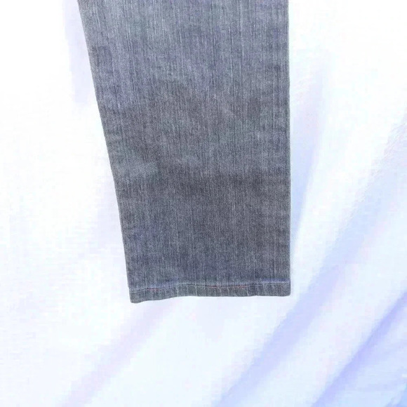 Adriano Goldschmied Size 32 light wash stretch straight leg jeans - Picture 7 of 15